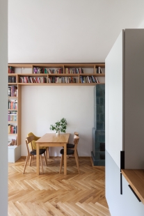 Apartment full of books - foto: Nikola Tláskalová