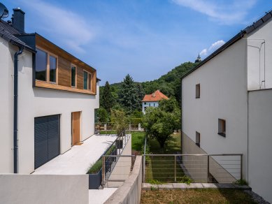 Family houses in the Wild Šárka - foto: Aleš Jungmann