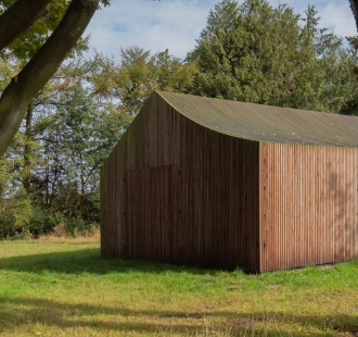 Stinná kůlna - foto: Courtesy of Julius Taminiau Architects & Norbert Wunderling