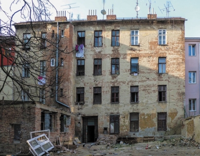 Obnova bytového domu Francouzská 66 - Fotografie původního stavu - foto: Tomáš Dvořák architekti