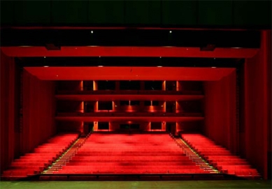 Guthrie Theater - 700 Seat McGuire Proscenium Stage - foto: © Gallop Studios