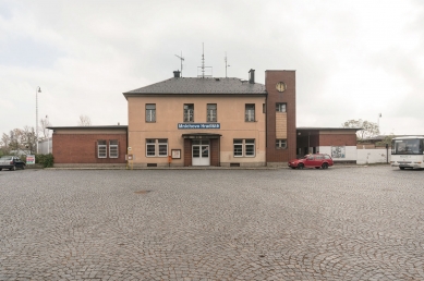 Autobusové nádraží Mnichovo Hradiště - Fotografie původního stavu - foto: re:architekti