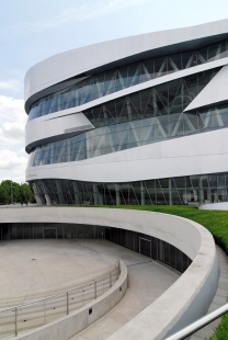 Mercedes Benz Museum - foto: Petr Šmídek, 2011