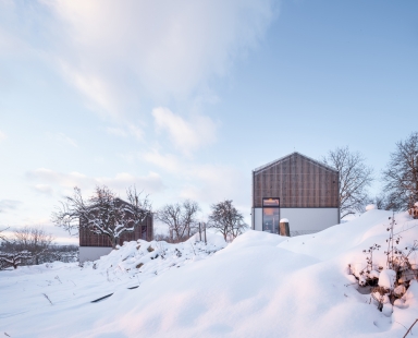 DLABKA Distillery - foto: Alex Shoots Buildings