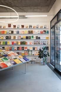 Brot Bookstore - foto: Matej Hakár