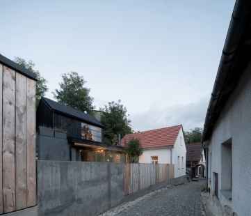 Weekend House in Bukovany - foto: © Alex Shoots Buildings