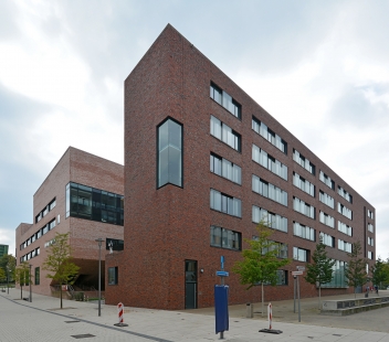 Budova T vysoké školy v Bremerhaven - foto: Petr Šmídek, 2018