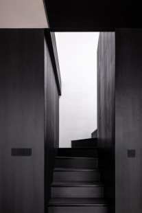 Půdní byt s černým boxem - foto: Tomáš Slavík