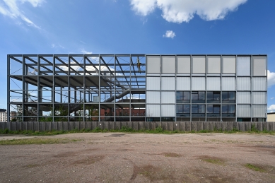 Melopee Multipurpose School Building - foto: Petr Šmídek, 2022