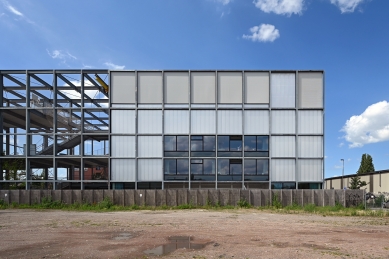 Melopee Multipurpose School Building - foto: Petr Šmídek, 2022