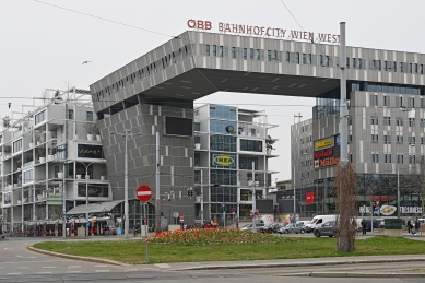 Obchodní dům IKEA u vlakového nádraží Vídeň-západ - foto: Petr Šmídek, 2022