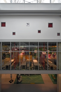 Obchodní dům IKEA u vlakového nádraží Vídeň-západ - foto: Petr Šmídek, 2022