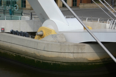 Gateshead Millenium Bridge - foto: Kateřina Blahutová