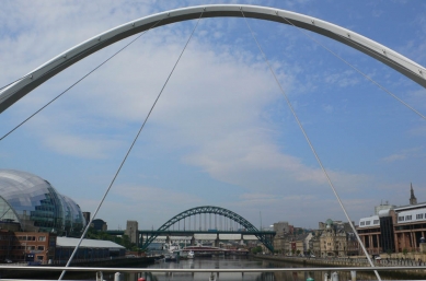 Gateshead Millenium Bridge - foto: Kateřina Blahutová