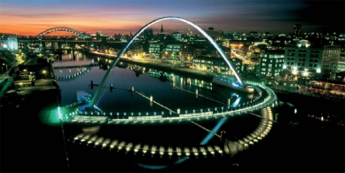 Gateshead Millenium Bridge - foto: Graeme Peacock