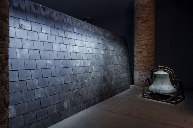 Serpentine Gallery Pavilion 2022 - Theaster Gates: Gone Are the Days of Shelter and Martyr (2014), instalováno na 56. mezinárodním uměleckém bienále v Benátkách, 2015 - foto: Courtesy of Theaster Gates Studio