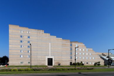 Bytový dům Le Colisée - foto: Petr Šmídek, 2008