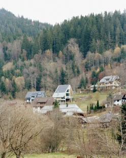 Dům ve svahu - foto: © Rasmus Norlander, Curych