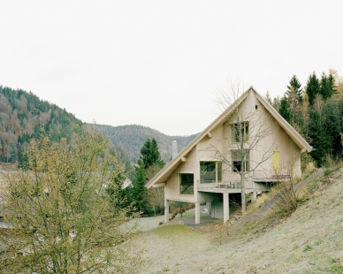 Dům ve svahu - foto: © Rasmus Norlander, Curych