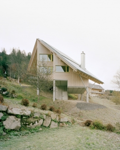 House on a Hill - foto: © Rasmus Norlander, Curych