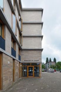 Foyer Bos en Lommer housing - foto: Petr Šmídek, 2016