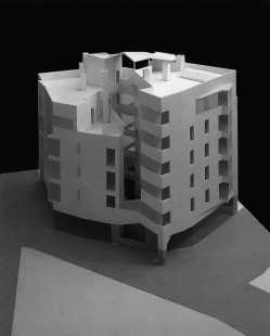 Social Housing Sant Agustí Vell - Model