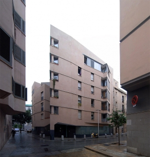 Social Housing Sant Agustí Vell - foto: Petr Šmídek, 2008