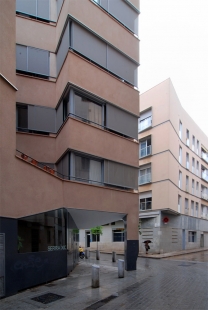 Social Housing Sant Agustí Vell - foto: Petr Šmídek, 2008