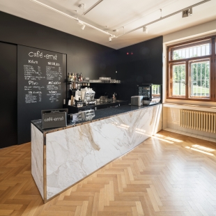 Café Ernst  - foto: Bořivoj Čapák