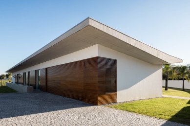 House in Brufe - foto: © Ivo Tavares Studio