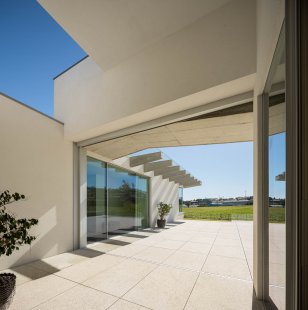 House in Brufe - foto: © Ivo Tavares Studio