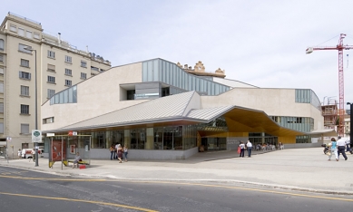 Jaume Fuster Library - foto: © Ester Havlová, 2006