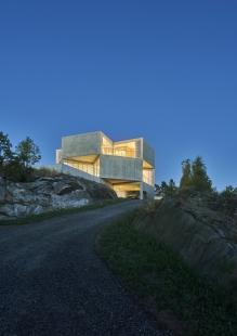 House on a Hill - foto: Åke E:son Lindman
