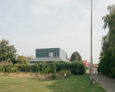 A House With A Hat - foto: Stijn Bollaert