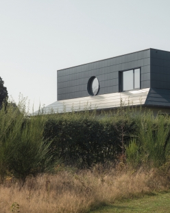 A House With A Hat - foto: Stijn Bollaert