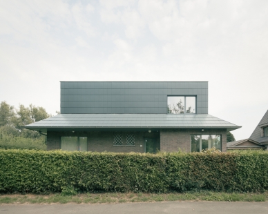 A House With A Hat - foto: Stijn Bollaert