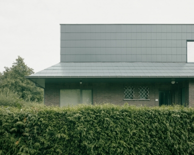 A House With A Hat - foto: Stijn Bollaert