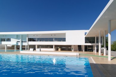 Municipal Swimming Pool Campo Maior - foto: Petr Šmídek, 2011