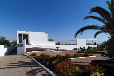 Municipal Swimming Pool Campo Maior - foto: Petr Šmídek, 2011