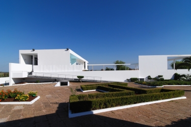 Municipal Swimming Pool Campo Maior - foto: Petr Šmídek, 2011