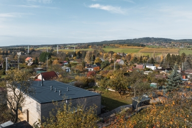 Skromný, ale moderní dům pod Brdy - foto: Petr Polák