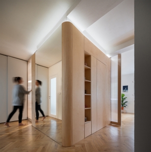 Apartment with a wooden core - foto: Alex Shoots Buildings