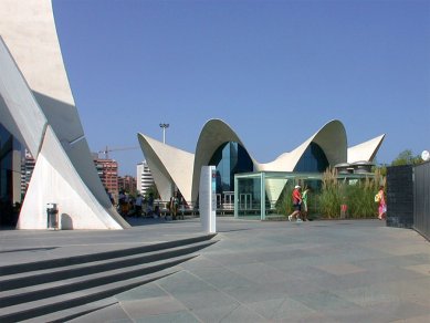 L'Oceanogràfic - vstupní objekt a restaurace - foto: Petr Šmídek, 2006