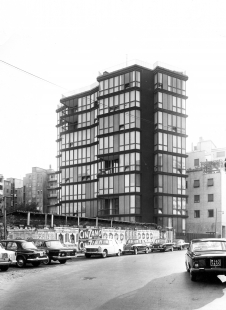 Apartment building in Via Quadronno - Historický snímek