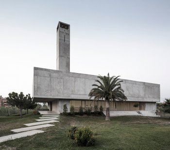 Church in Playa Granada - foto: Fernando Alda
