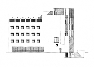 Murcia Town Hall - Boční fasáda - foto: © Rafael Moneo