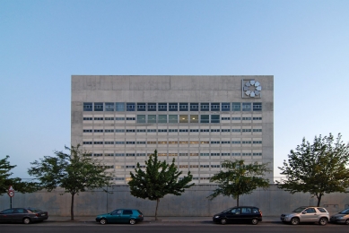 Caja General Granada - foto: Petr Šmídek, 2011