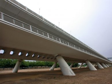 Alamillo Bridge & Cartuja Viaduct - foto: Petr Šmídek, 2006