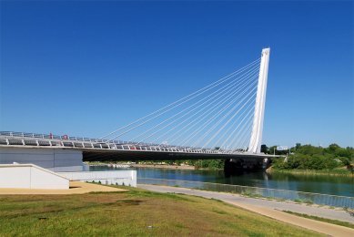 Alamillo Bridge & Cartuja Viaduct - foto: Petr Šmídek, 2011