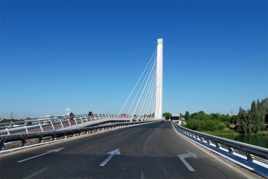 Alamillo Bridge & Cartuja Viaduct - foto: Petr Šmídek, 2011